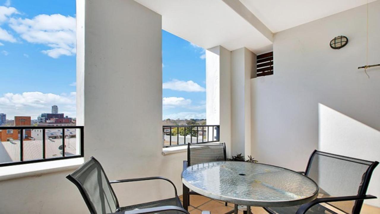 Apartment At Cooper St Sydney Luaran gambar